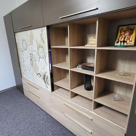Apartament Navi Onesti Ngoại thất bức ảnh