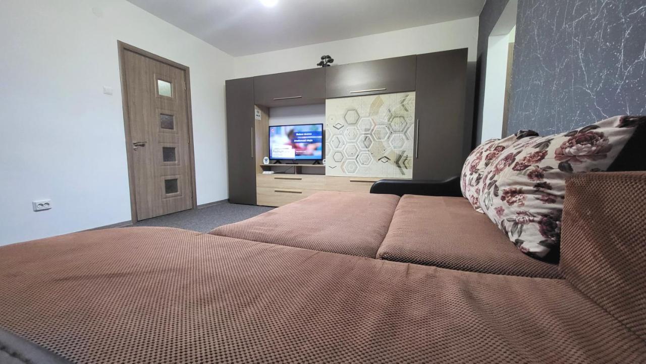Apartament Navi Onesti Ngoại thất bức ảnh